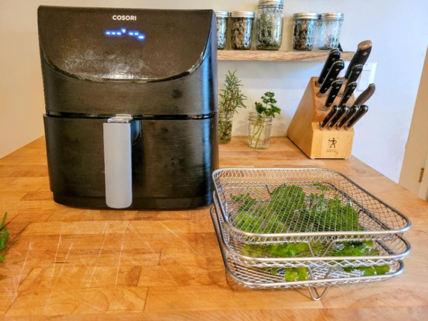 Preparing parsley in stackable baskets for drying in air fryer